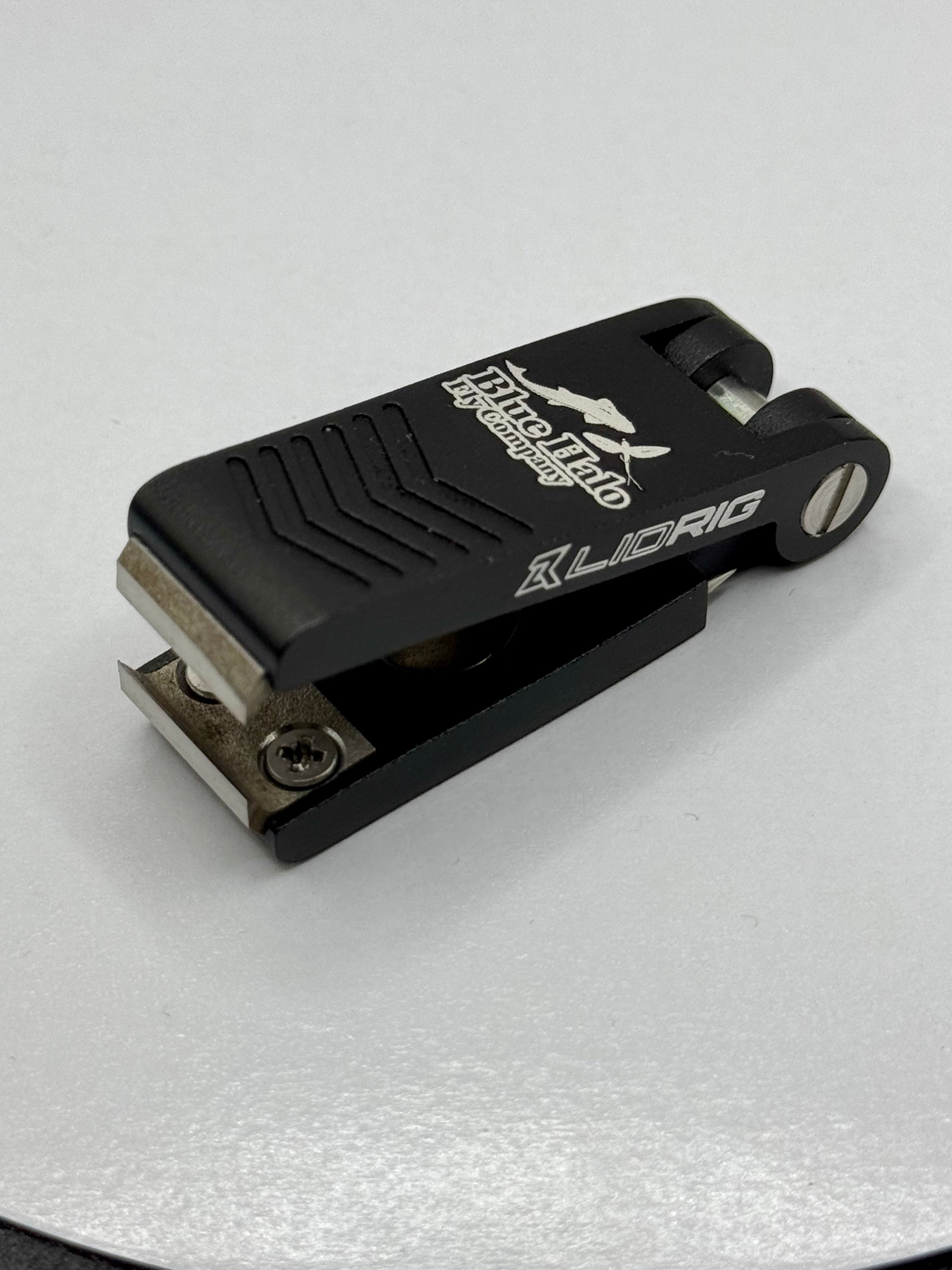 Custom Blue Halo Engraved Lid Rig Nippers