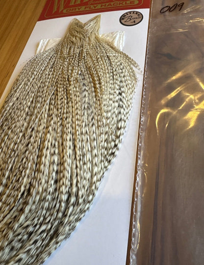 Whiting Farms Bronze Grade Fly Tying Cape : Unique Grizzly Variant 009
