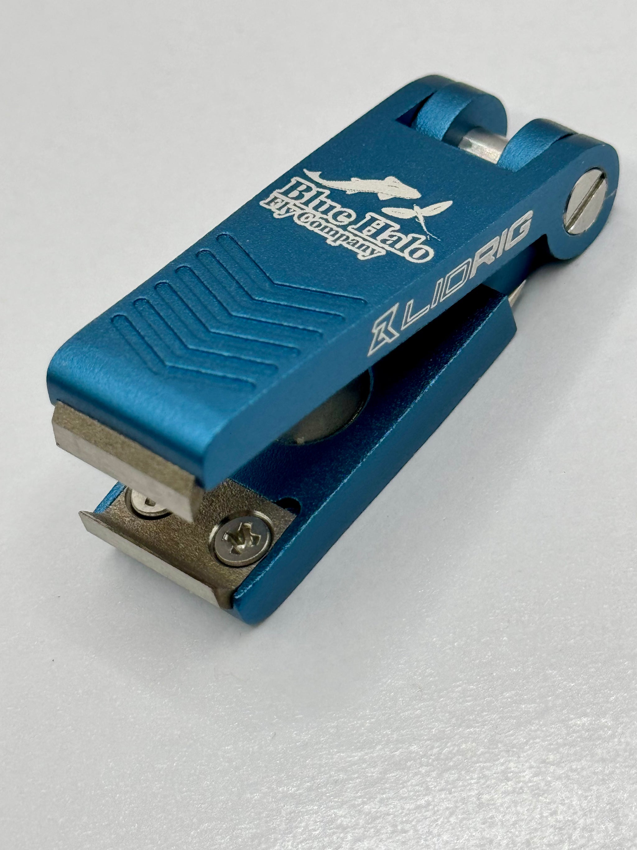 Custom Blue Halo Engraved Lid Rig Nippers