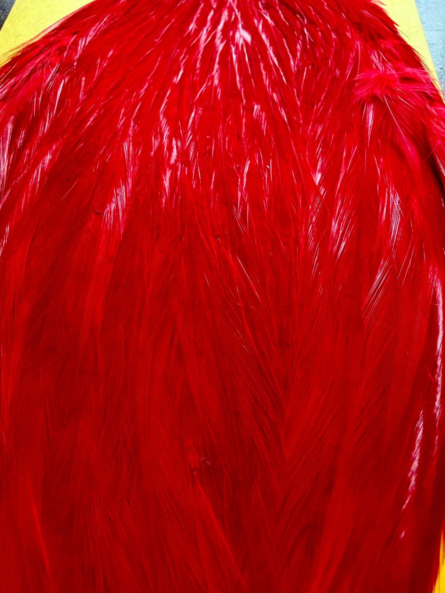Hareline Dubbin Cape Dark Pink/Red 464-SH-E-L