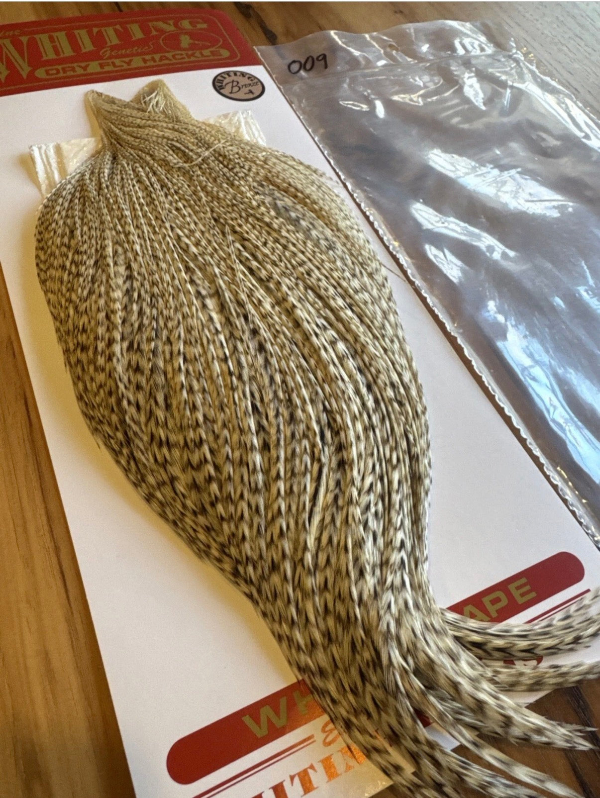 Whiting Farms Bronze Grade Fly Tying Cape : Unique Grizzly Variant 009